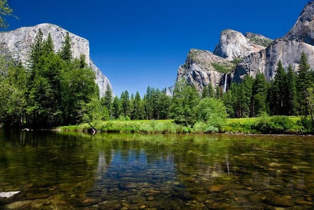 El Capitan and Cathedral Rocks from Valley View point 